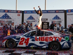 William Byron #24 Liberty University Atlanta Race Win 1/24 2022 Diecast HO